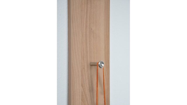 Haken Zwiesel Edelstahl fein geschliffen - 20 mm lang  vor weißem Hintergrund