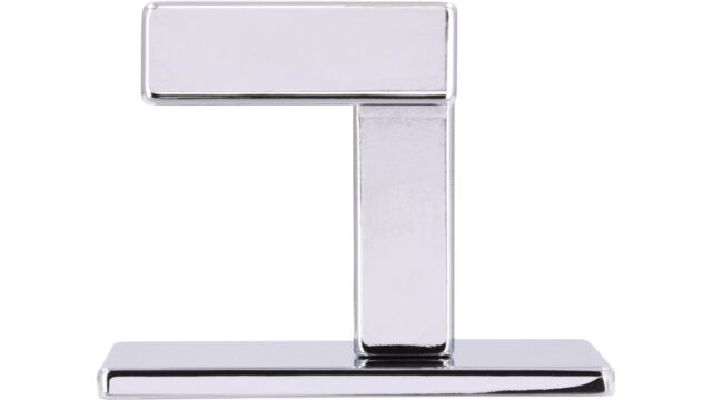 Haken sk Wolmirstedt Druckguss chrom glänzend - 50 mm lang  vor weißem Hintergrund
