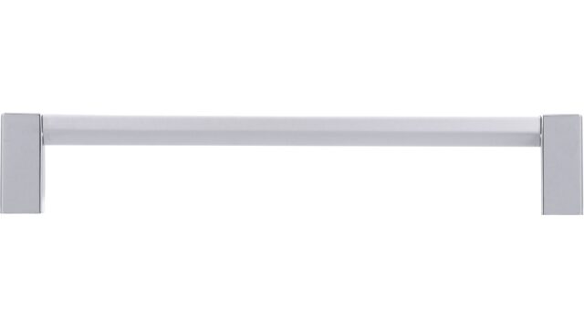Griff Adendorf Aluminium - Kunststoff silber natur matt galvanisiert chrom glänzend - 172 mm lang  vor weißem Hintergrund