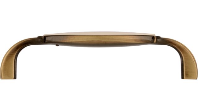 Griff Bad-Aibling Druckguss - Kunststoff altmessing brüniert gebürstet beige - 106 mm lang  vor weißem Hintergrund