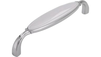 Griff Bad-Aibling Druckguss - Kunststoff chrom glänzend weiß - 138 mm lang vor weißem Hintergrund