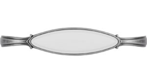 Griff Bad-Aibling Druckguss - Kunststoff altsilberfarbig weiß - 106 mm lang  vor weißem Hintergrund