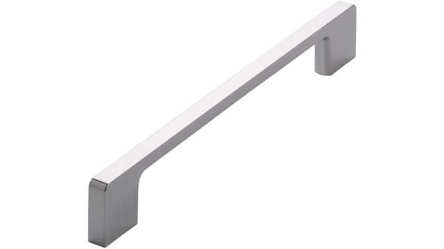 Griff Bad-Reichenhall Druckguss chrom glänzend - 204 mm lang  vor weißem Hintergrund