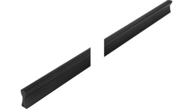 Griff Bad-Segeberg Druckguss schwarz matt pulverbeschichtet - 995 mm lang  vor weißem Hintergrund