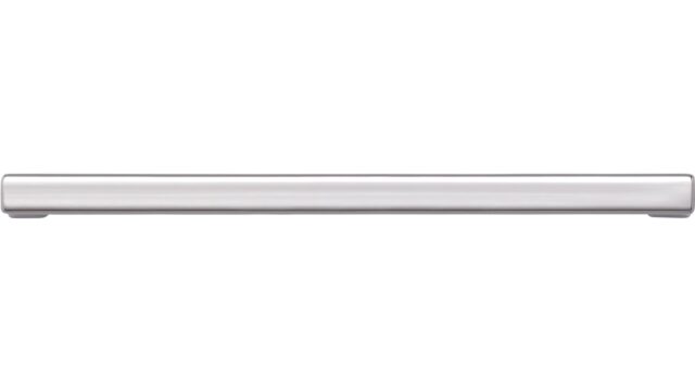 Griff Bruckmühl Druckguss chrom glänzend - 136 mm lang  vor weißem Hintergrund