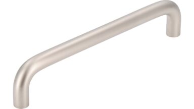 Griff Eckental Stahl matt vernickelt - 138 mm lang vor weißem Hintergrund