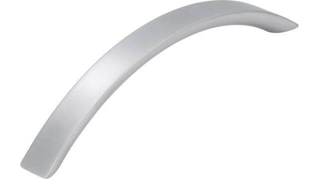 Griff Greven Druckguss chrom matt - 146 mm lang vor weißem Hintergrund