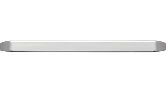 Griff Herrsching Druckguss chrom glänzend - 168 mm lang  vor weißem Hintergrund