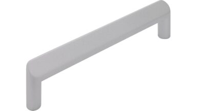 Griff Kierspe Druckguss alufarbig pulverbeschichtet - 138 mm lang vor weißem Hintergrund