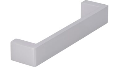 Griff Kitzingen Aluminium silber natur matt - 138 mm lang  vor weißem Hintergrund