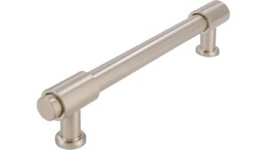 Griff Kloster Lehnin Druckguss vernickelt feingeschliffen - 159 mm lang vor weißem Hintergrund