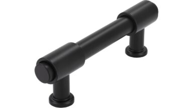 Griff Kloster Lehnin Druckguss schwarz matt pulverbeschichtet - 108 mm lang vor weißem Hintergrund