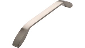 Griff Lauterbach Druckguss vernickelt feingeschliffen - 209 mm lang  vor weißem Hintergrund