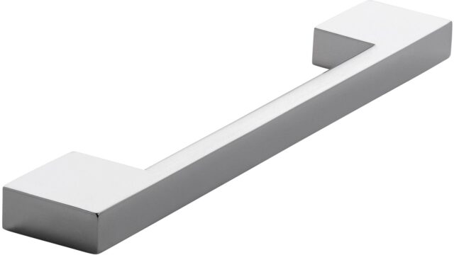 Griff Pohlheim Druckguss chrom glänzend - 184 mm lang  vor weißem Hintergrund