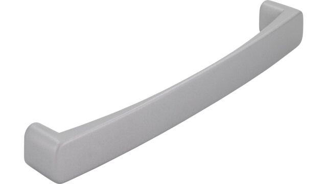 Griff Puchheim Druckguss alufarbig pulverbeschichtet - 136 mm lang  vor weißem Hintergrund
