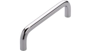 Griff Schöningen Stahl chrom glänzend - 104 mm lang vor weißem Hintergrund
