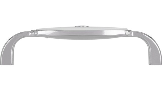 Griff Taufkirchen Druckguss - Kunststoff chrom glänzend weiß - 106 mm lang  vor weißem Hintergrund