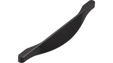 Griff Unterföhring Druckguss Schwarz chrom - 185 mm lang vor weißem Hintergrund