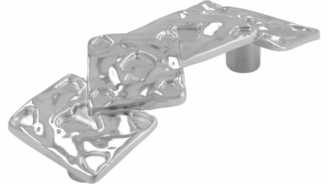Griff Vechelde Druckguss chrom glänzend - 90 mm lang  vor weißem Hintergrund