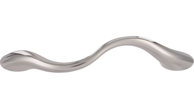 Griff Wadgassen Druckguss nickel glänzend - 130 mm lang  vor weißem Hintergrund