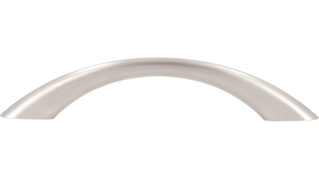 Griff Werder Kunststoff nickel matt gebürstet - 134 mm lang  vor weißem Hintergrund