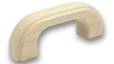 Griff Wernau Holz ahorn roh - 82 mm lang vor weißem Hintergrund