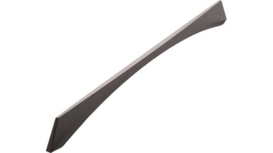 Griff Wietmarschen Druckguss Schwarz chrom - 345 mm lang vor weißem Hintergrund