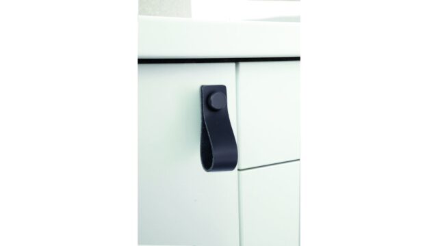 Knopf Asperg Aluminium - Echtleder schwarz schwarz matt pulverbeschichtet - 76 mm lang  vor weißem Hintergrund