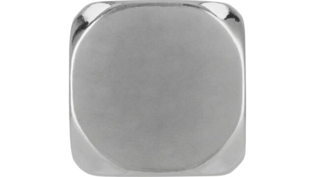 Knopf Birkenfeld Druckguss chrom glänzend - 10 mm lang  vor weißem Hintergrund