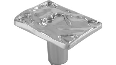 Knopf Ginsheim-Gustavsburg Druckguss chrom glänzend - 33 mm lang vor weißem Hintergrund