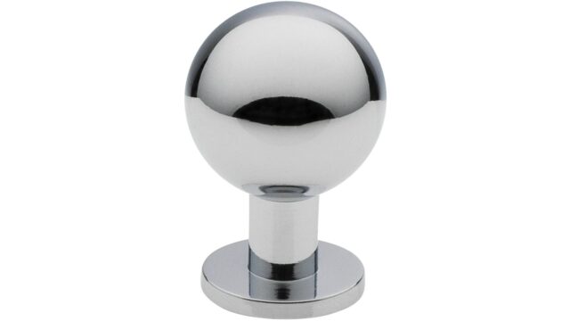 Knopf Hilden Druckguss chrom glänzend - 18 mm lang  vor weißem Hintergrund