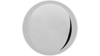 Knopf Hilden Druckguss chrom glänzend - 18 mm lang  vor weißem Hintergrund