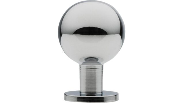 Knopf Hilden Druckguss chrom glänzend - 18 mm lang  vor weißem Hintergrund