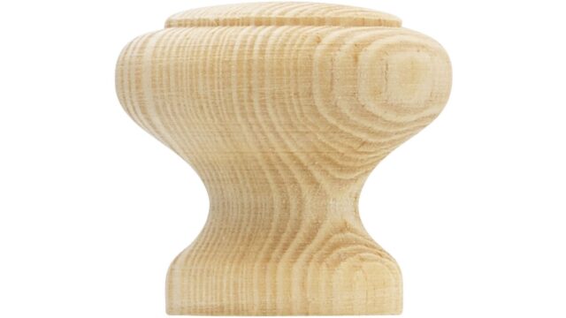 Knopf Jork Holz kiefer roh - 30 mm lang  vor weißem Hintergrund