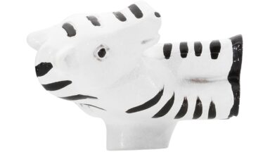 Knopf Langelsheim Kunststoff zebra - 45 mm lang  vor weißem Hintergrund