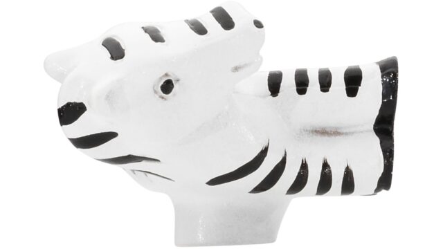Knopf Langelsheim Kunststoff zebra - 45 mm lang  vor weißem Hintergrund