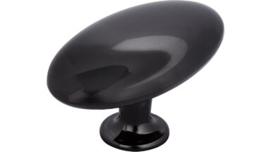 Knopf Osthrauderfehn Druckguss Schwarz chrom - 64 mm lang vor weißem Hintergrund