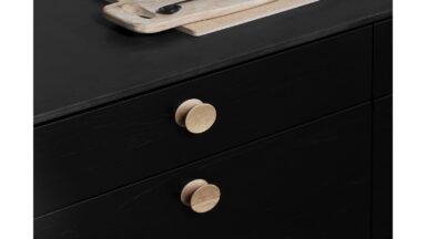 Knopf PULLEY Holz  - Eiche lackiert - 45 mm lang  vor weißem Hintergrund
