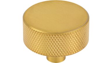 Knopf Threesixty Aluminium gold matt gebürstet - 33 mm lang vor weißem Hintergrund