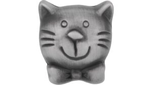 Knopf Weißenburg Druckguss altzinnfarbig gebürstet - 36 mm lang  vor weißem Hintergrund