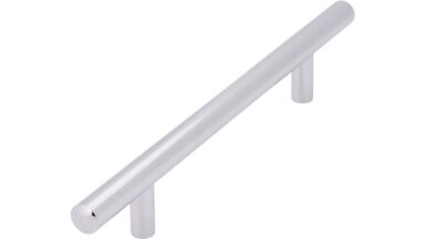 Stangengriff Bruchsal Stahl chrom glänzend - 208 mm lang  vor weißem Hintergrund