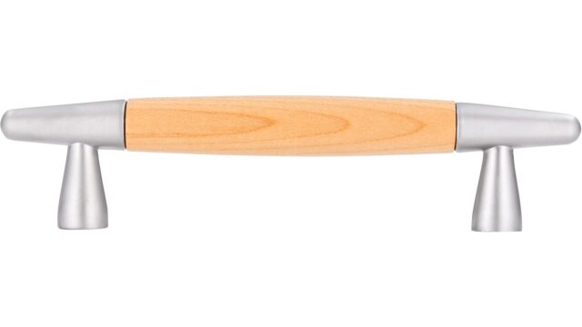 Stangengriff München Holz - Druckguss ahorn natur lackiert chrom matt - 134 mm lang  vor weißem Hintergrund