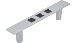 Stangengriff Reinbeck Druckguss chrom matt schwarz - 134 mm lang  vor weißem Hintergrund