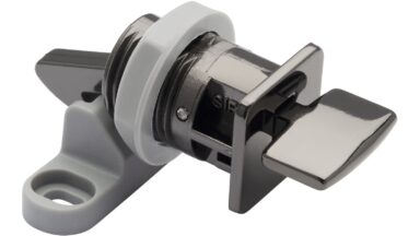 Verriegelung Keltern Druckguss Schwarz chrom - 58 mm lang vor weißem Hintergrund