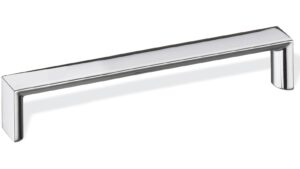 Design-Bügelgriff Filderstadt Zamak verchromt poliert - 104 mm lang  vor weißem Hintergrund