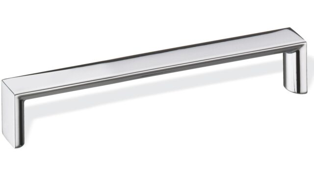 Design-Bügelgriff Filderstadt Zamak verchromt poliert - 168 mm lang vor weißem Hintergrund
