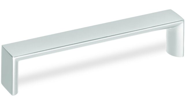 Design-Bügelgriff Filderstadt Zamak verchromt matt - 488 mm lang  vor weißem Hintergrund