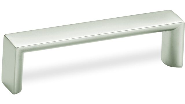 Design-Bügelgriff Filderstadt Zamak vernickelt matt - 168 mm lang  vor weißem Hintergrund