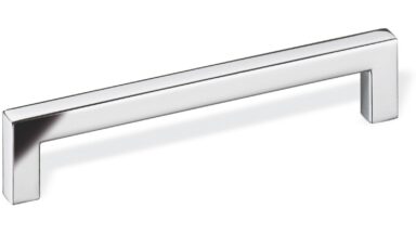 Design-Bügelgriff Reinbek Zamak verchromt poliert - 138 mm lang vor weißem Hintergrund
