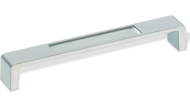 Design-Bügelgriff Strausberg Zamak vernickelt matt - 202 mm lang  vor weißem Hintergrund